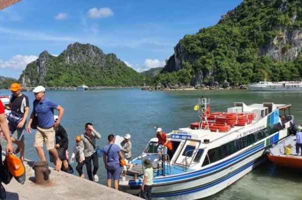 Quảng Ninh “đóng cửa” Vịnh Hạ Long, chùa Yên Tử từ 12h trưa nay